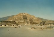 Ausgrabungsstätte Teotihuacan-Mondpyramide