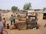 Tankstelle auf dem Lande (Niger)