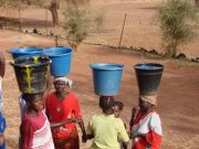 Wasserträgerinnen (Mali)