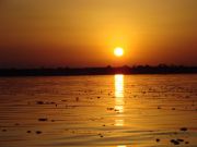 Fahrt zur Insel Majuli mit einer Fähre - Sonnenuntergang