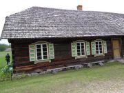 Rumsiskies - altes Holzhaus mit schönen Fensterläden