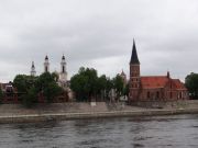 Kaunas - Blick über die Memel auf die Kirchen Vytantas u.St.Francis Xavier