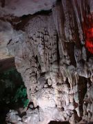 Das Innere der Höhle in der Halong Bucht