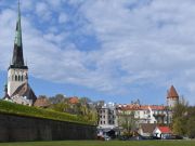 Tallin - Stadtmauer u.Nikolaus-Kirche