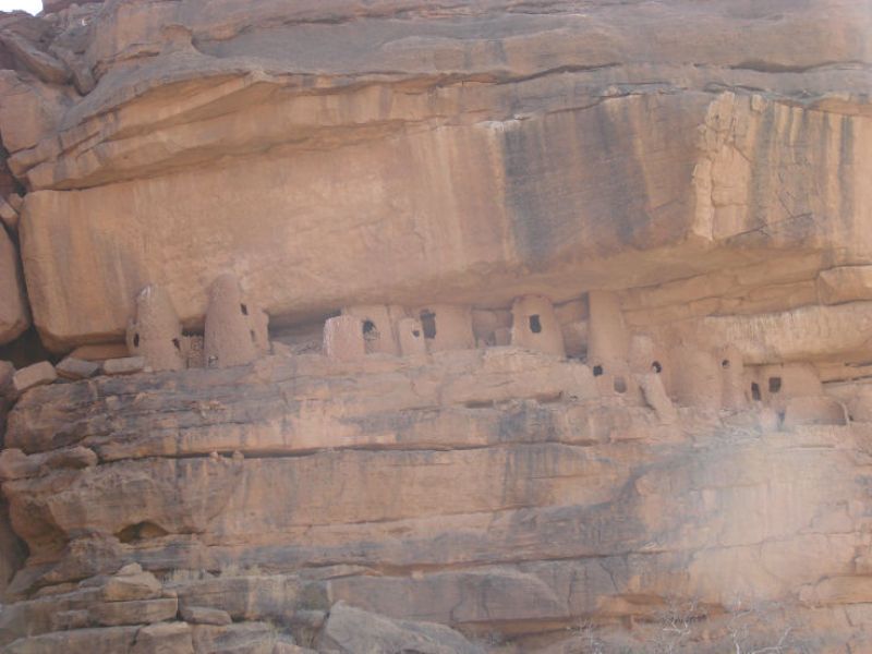 Felsenwohnungen der Telle-Ureinwohner vor 600 Jahren