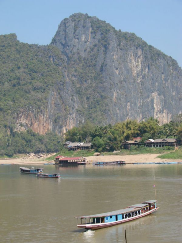 Der Mekong an den Höhlen von Pat On