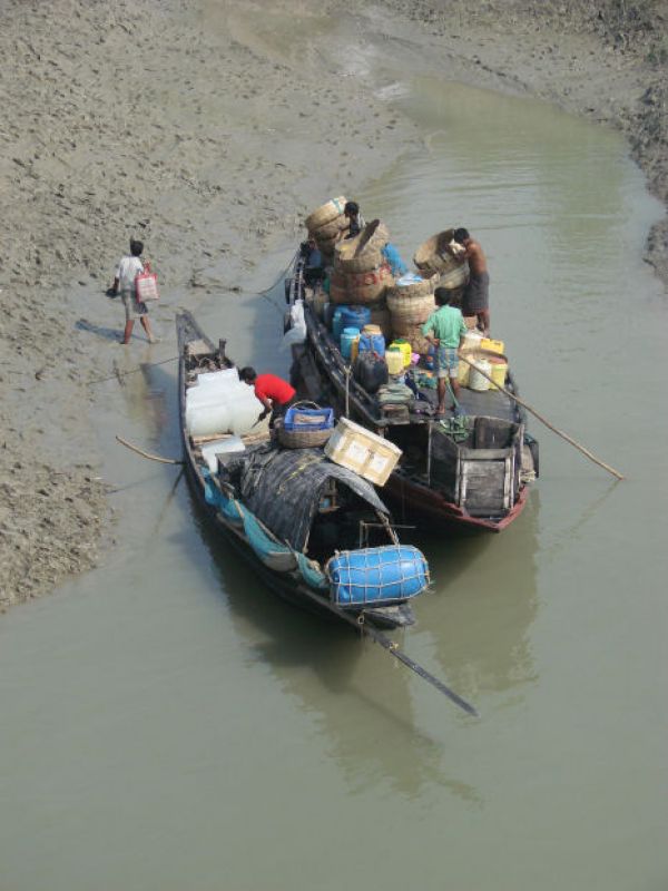 Auf dem Weg von Kolkata zu den Sunderbans (Größtes Mangrovengebiet der Erde)